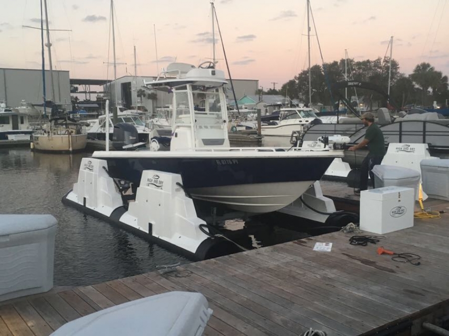 4000kg/9000lb Boat Lift Installed in Amelia Island, Florida